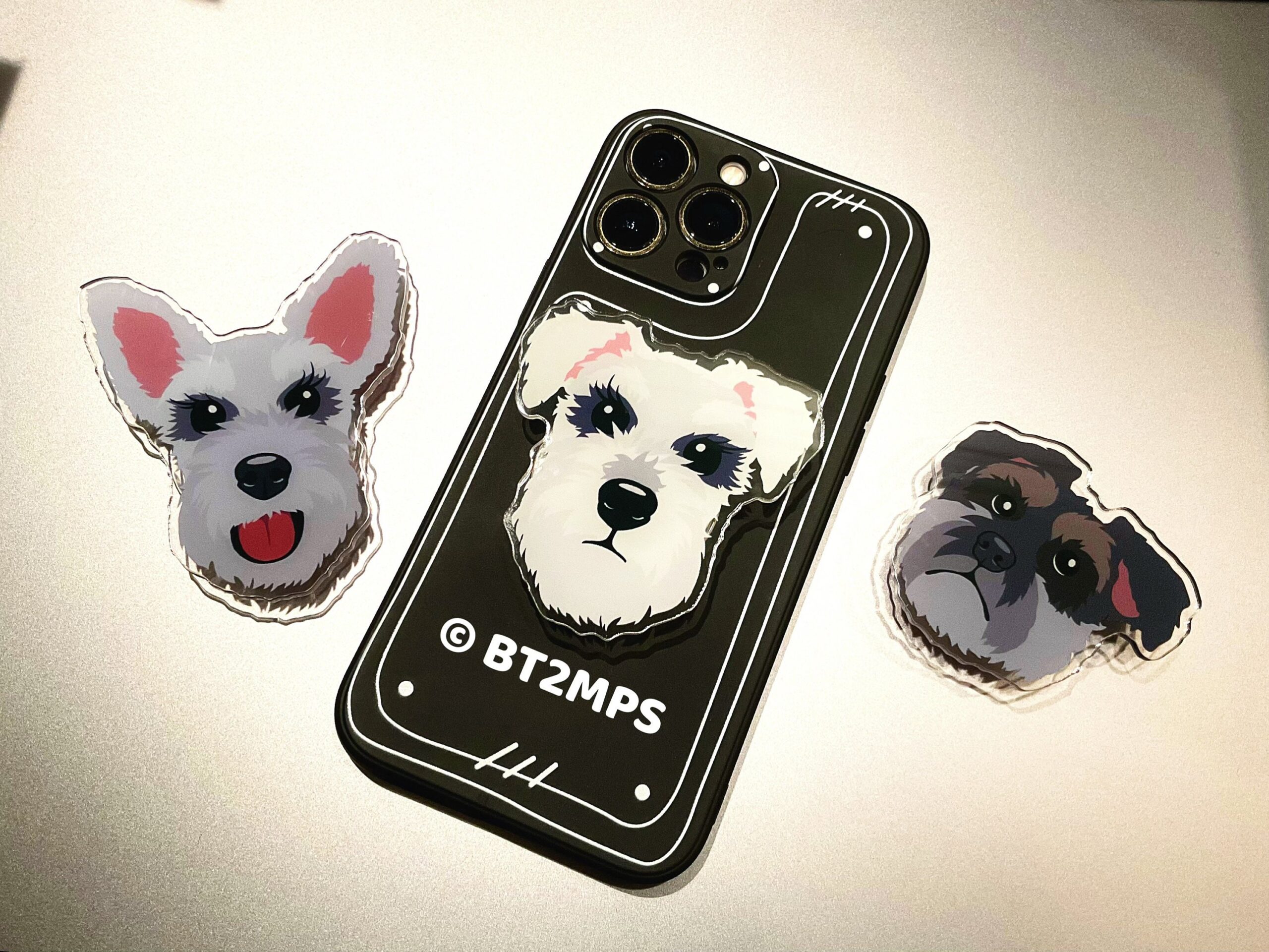 BT2MPS Schnauzer Dog Acrylic Phone Grip / iPhone Holder / Mobile Phone Stand / MagSafe